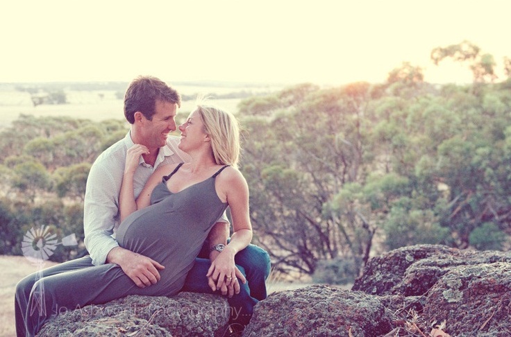 Romantic Outdoor Pregnancy Photography Ideas