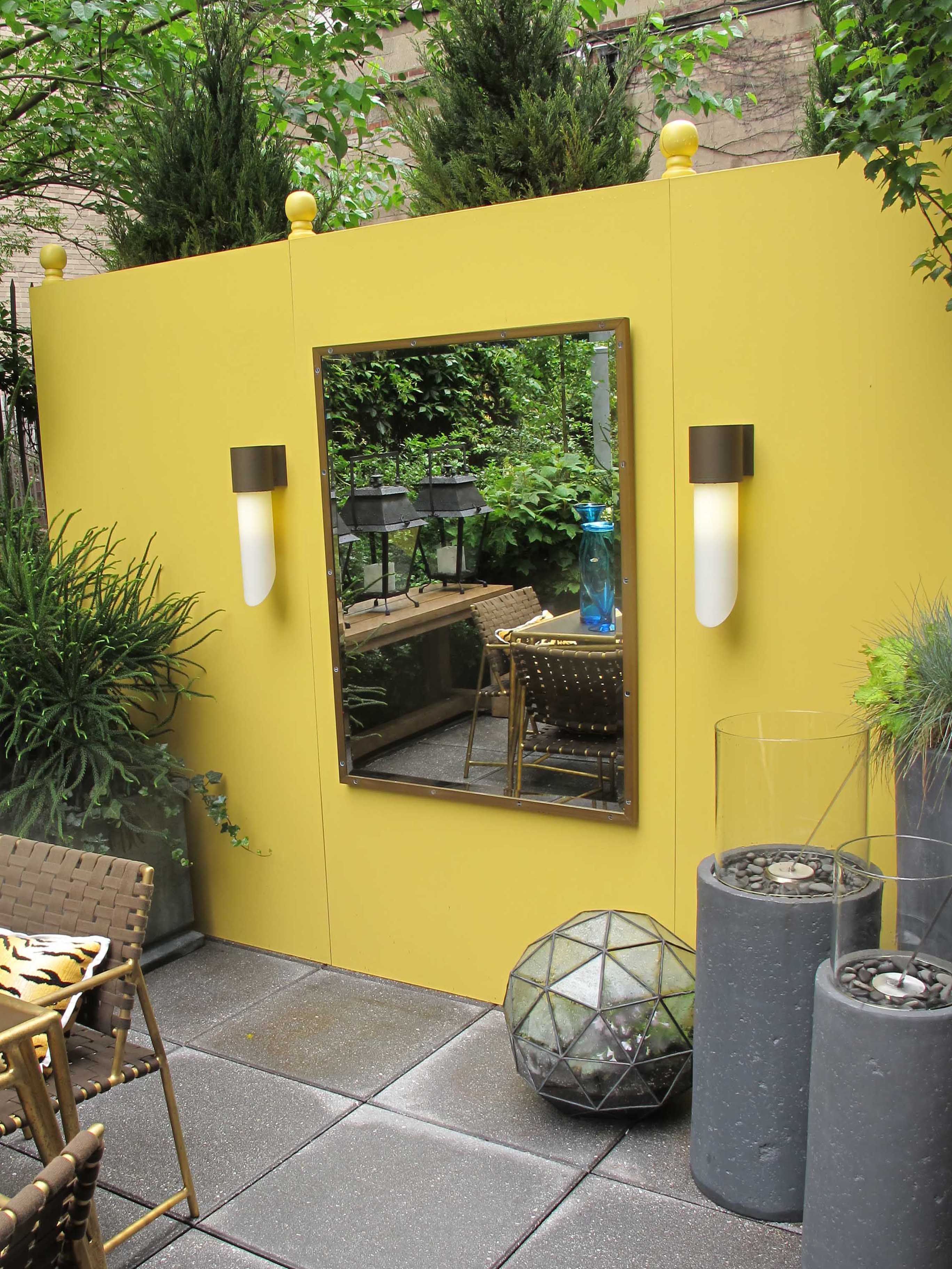10 Yellow Garden Ideas : Walls, Furniture or Plants - InspirationSeek.com