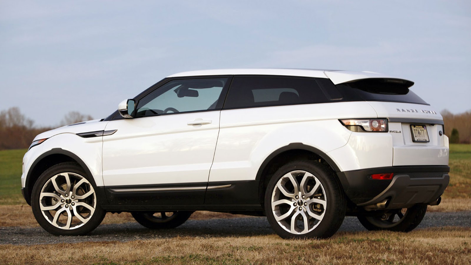 Range Rover Evoque Review : Design, Price, Performance and ...
