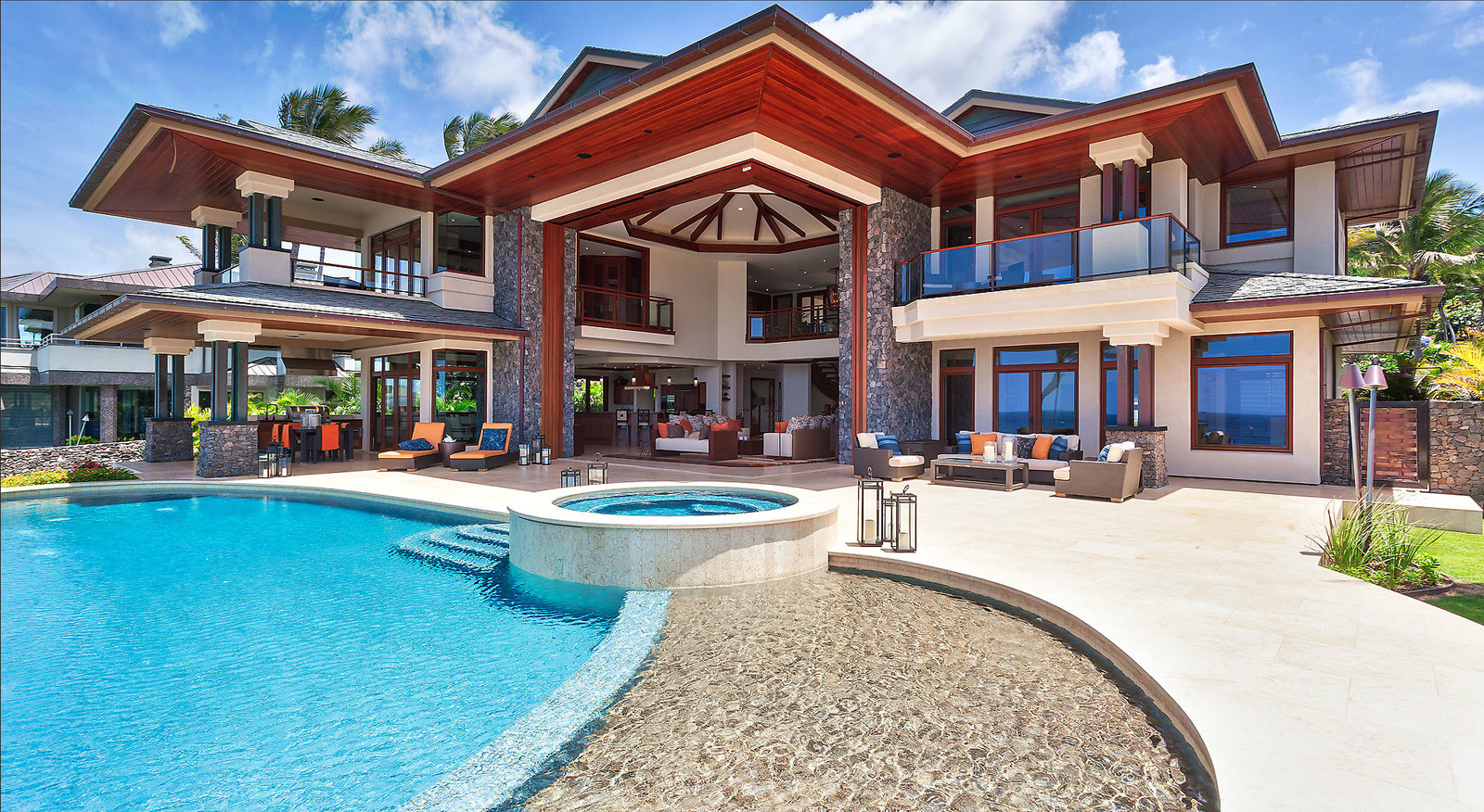 Luxury Beach House Design with Swimming Pool in Kapalua Place Muai