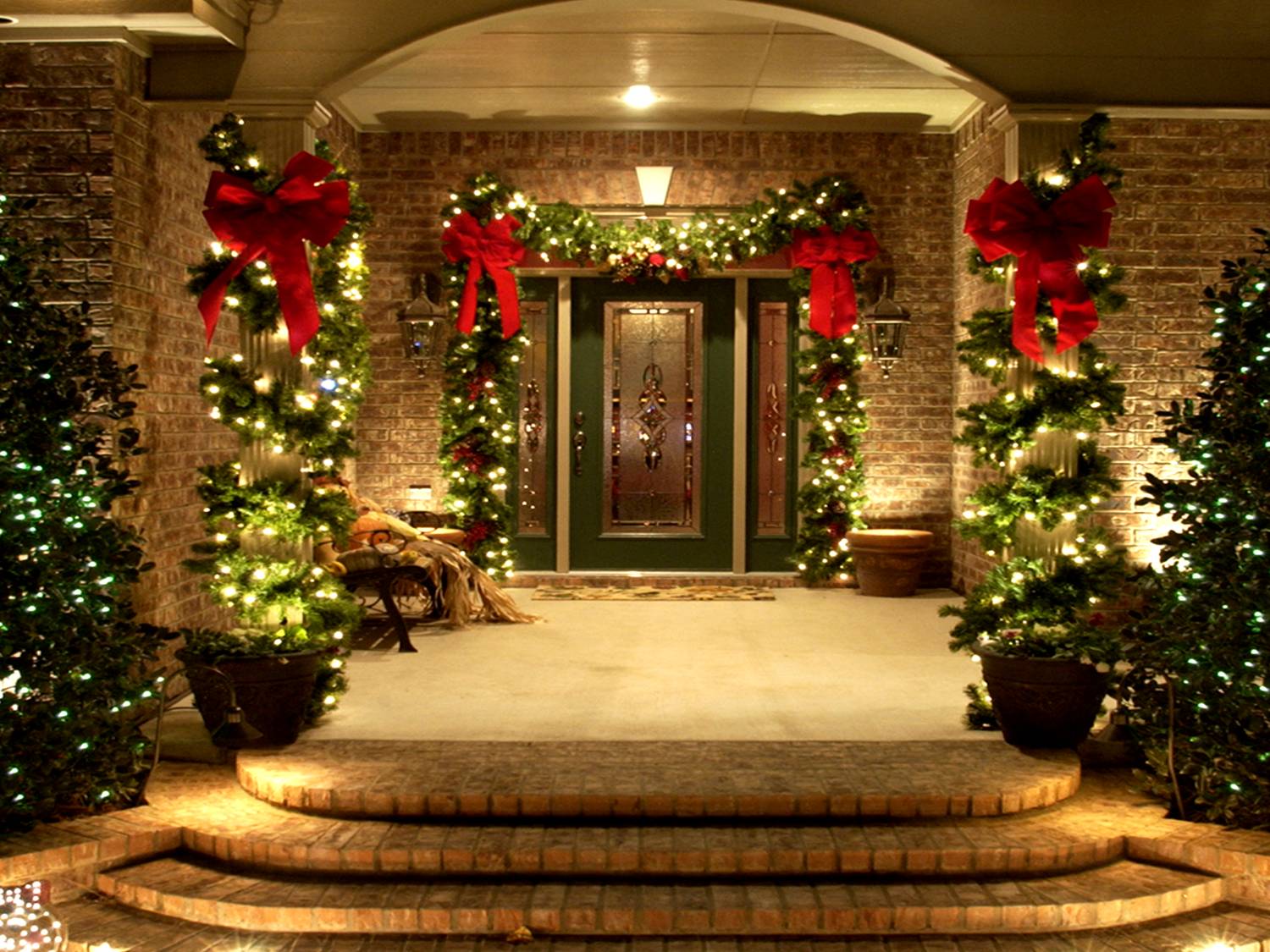 Home Exterior Christmas Decorating Ideas