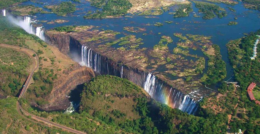 Devil's Pool At Victoria Falls, Zambia - InspirationSeek.com