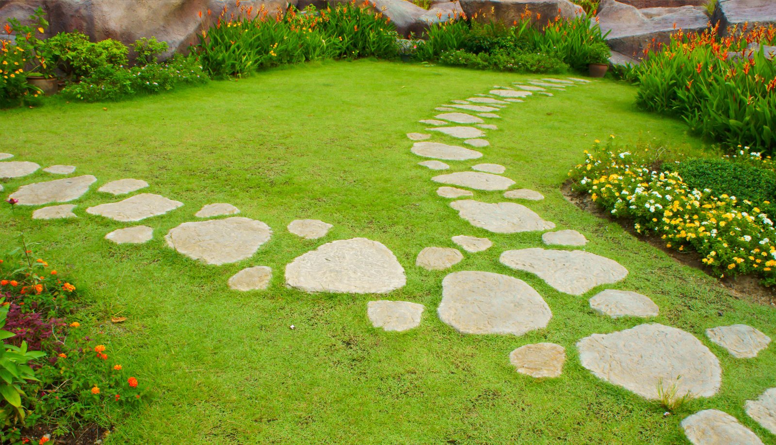 Garden Stepping Stone Design And Ideas InspirationSeek