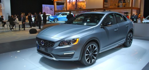 2015 Volvo S60 Cross Country Pictures