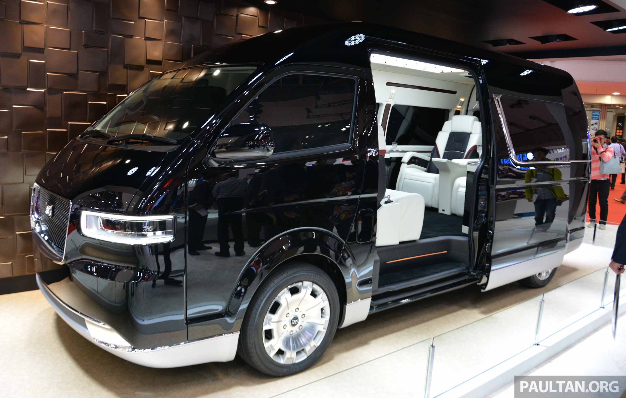 Toyota HiAce Platinum Lounge, A Luxury Car With The Feel of Cafe