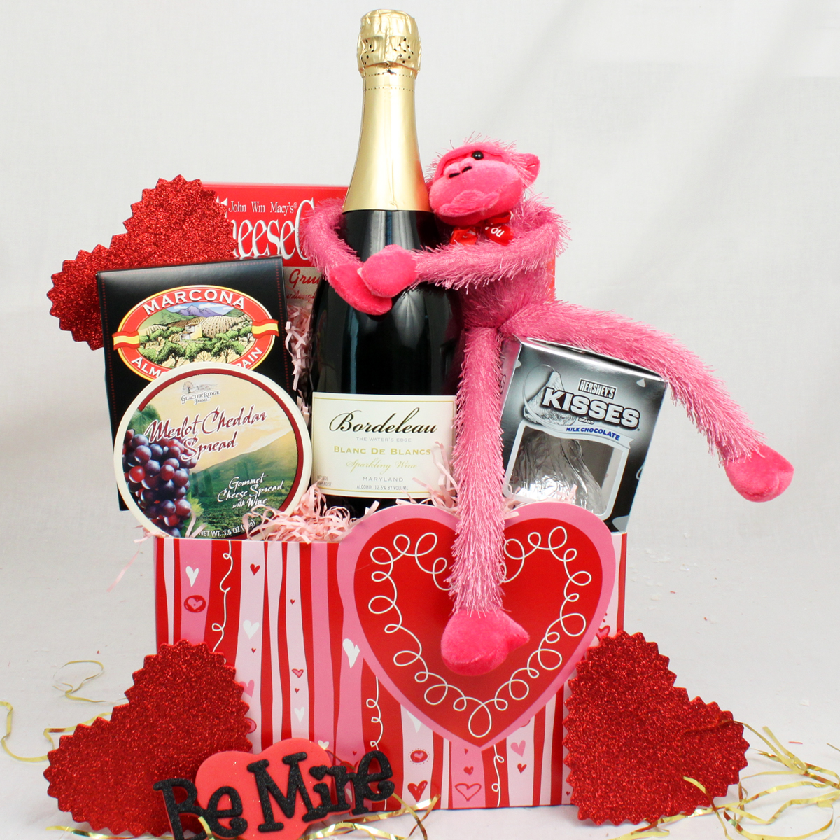 valentine-gift-baskets-ideas-inspirationseek
